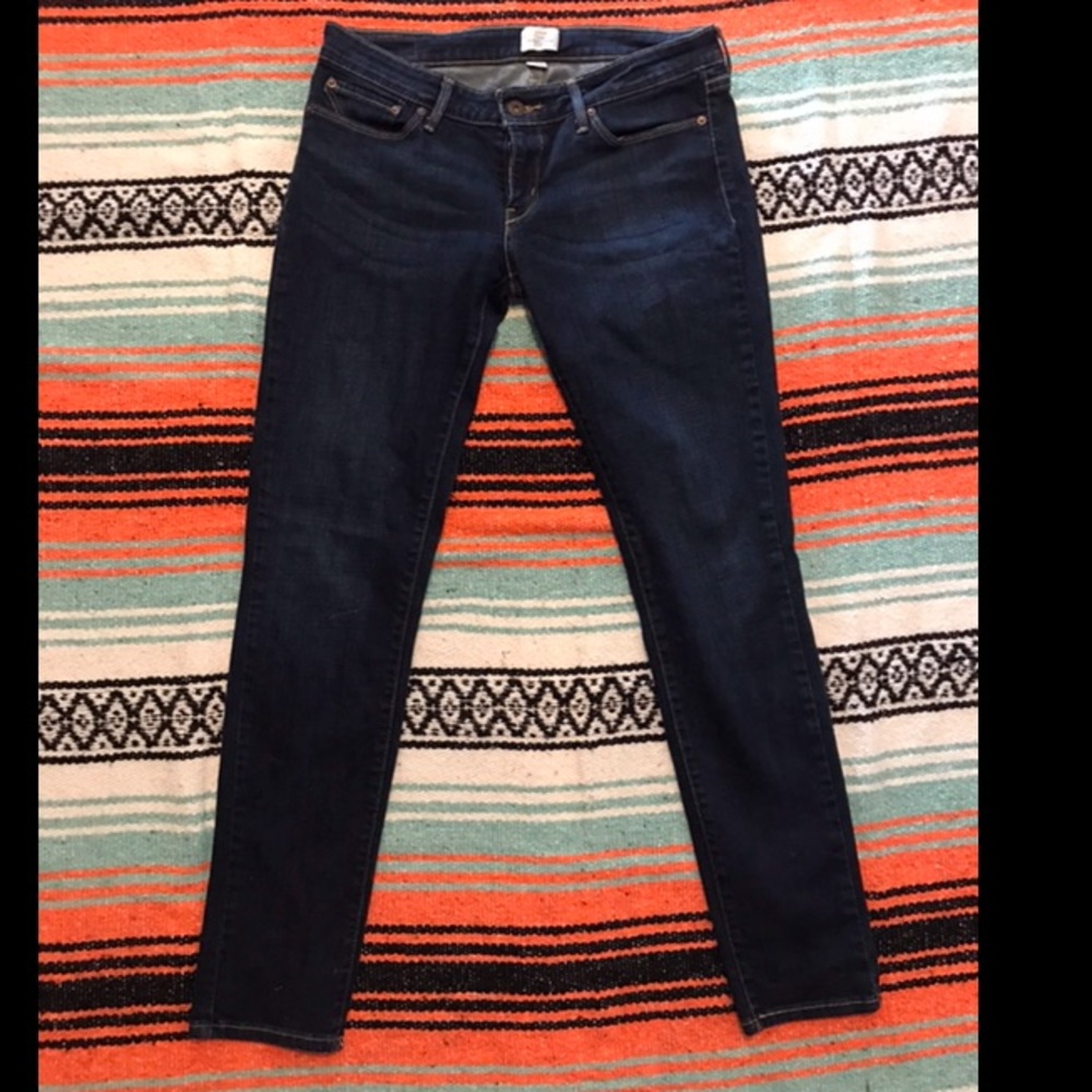 Skinny curvy Levi’s jeans 🥰